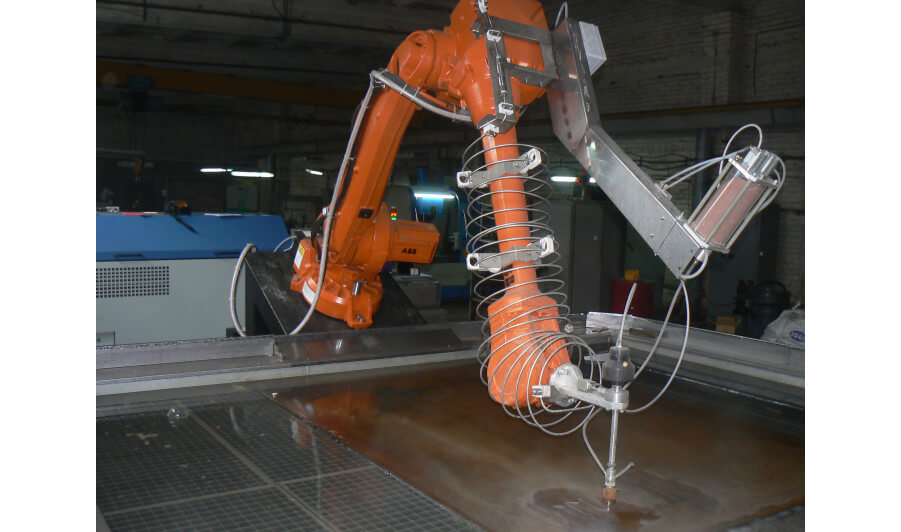 Роботизированный комплекс для гидроабразивной резки листового металлопроката